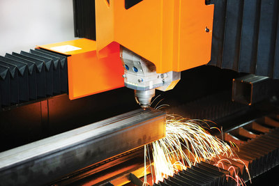 Fiberlaserskjæring av metallplate